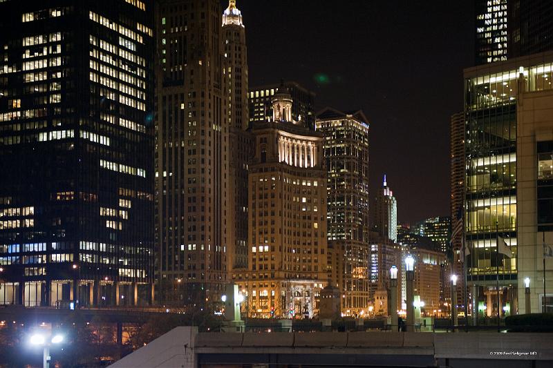 20081030_224005 D3 2x3 P1 srgb.jpg - Chicago is a beautiful city at night.  Several of the buildings are lit.